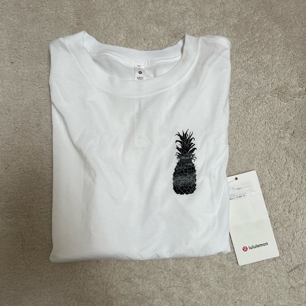Lululemon All Yours Tee White Hawaii Edition NWT - Picture 1 of 3